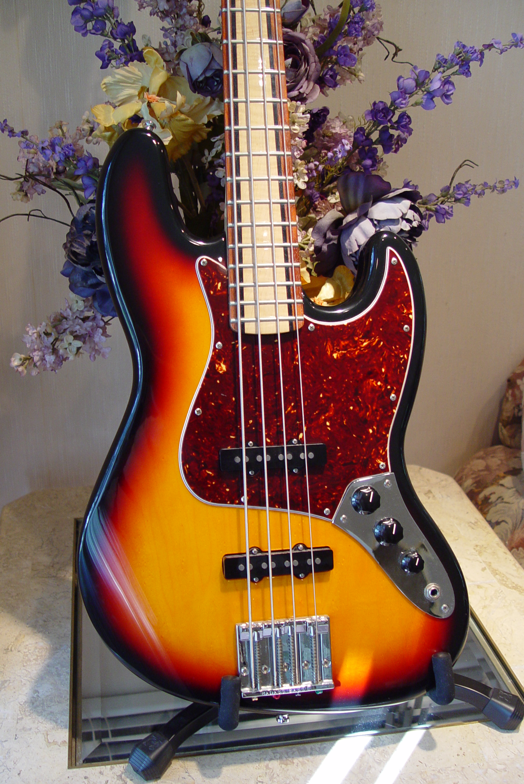 Fender Jazz Bass Guitarwacky.com