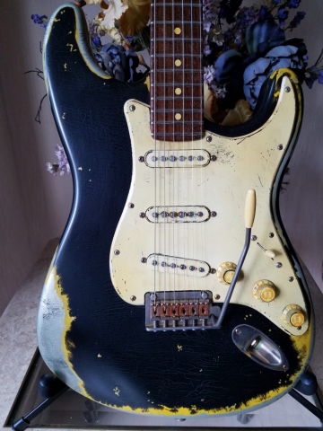 Fender Stratocaster Heavy Relic Black on Inca Guitarwacky.com