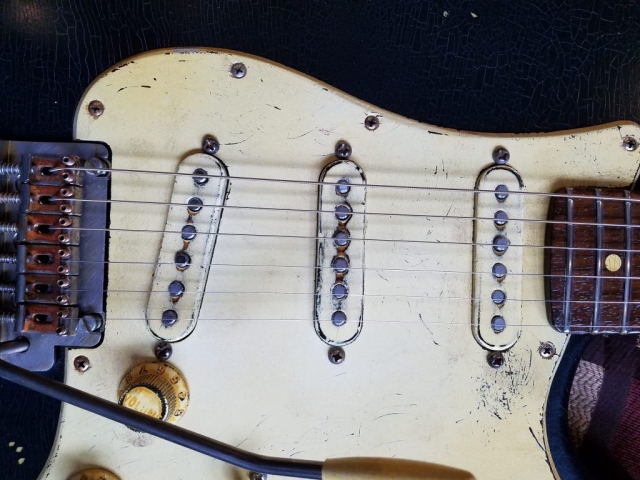 Fender Stratocaster Heavy Relic Black pickguard Guitarwacky.com