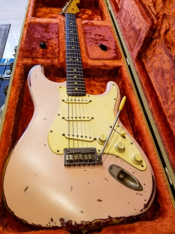 Fender Stratocaster Shell Pink Relic Guitarwacky.com