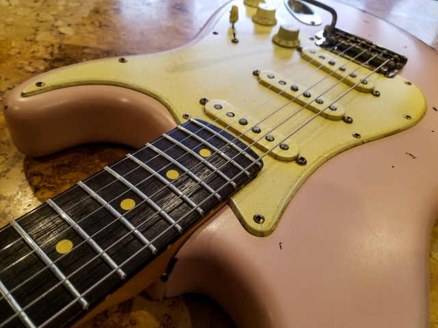 Fender Stratocaster Shell Pink Relic Guitarwacky.com