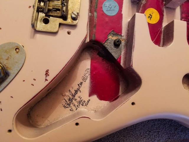 Fender Stratocaster Shell Pink Relic Guitarwacky.com