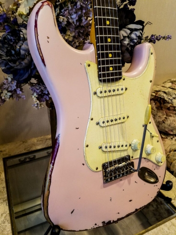 Fender Stratocaster Shell Pink Relic Guitarwacky.com