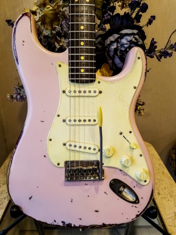 Fender Stratocaster Shell Pink Relic Guitarwacky.com