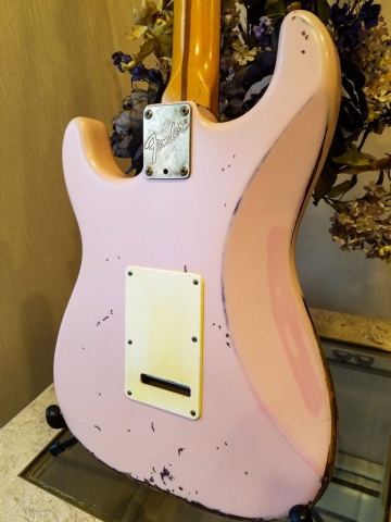 Fender Stratocaster Shell Pink Relic Guitarwacky.com