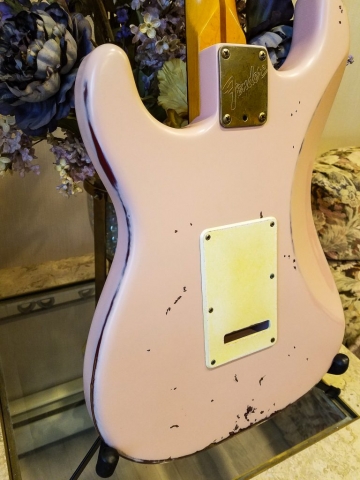 Fender Stratocaster Shell Pink Relic Guitarwacky.com