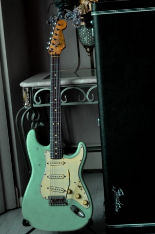 Fender Strat Relic Surf Green Finish Checking Guitarwacky.com