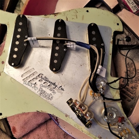 Lindy Fralin Fender Stratocaster Relic Pick Guard Guitarwacky.com