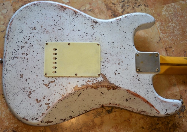 Custom Shop Fender Stratocaster White Heavy  Relic Aged Guitarwacky.com