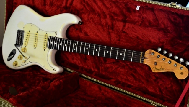 Fender Stratocaster Aged Relic White Guitarwacky.com