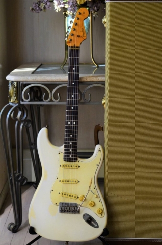 Fender Stratocaster Relic White Guitarwacky.com