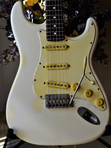 Fender Stratocaster Relic White Guitarwacky.com