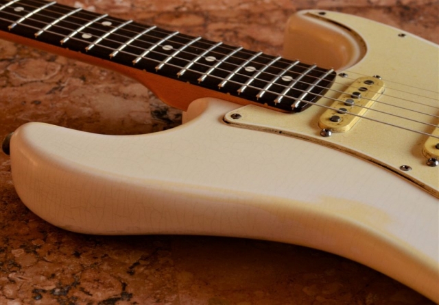 Fender Stratocaster Aged Relic White Guitarwacky.com