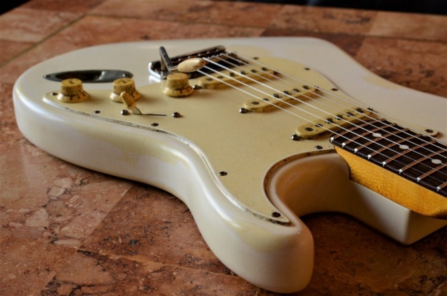 Fender Stratocaster Aged Relic White Guitarwacky.com