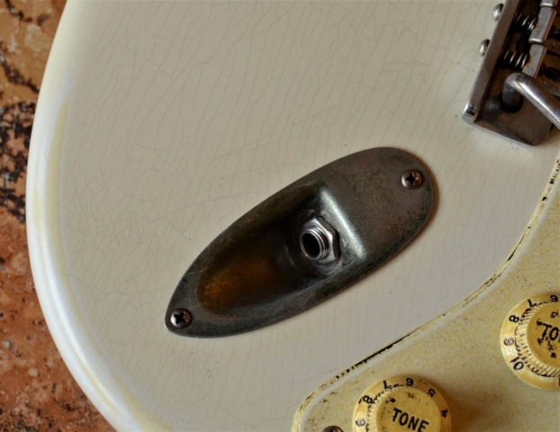 Finish Checking Fender Stratocaster Aged Knobs Relic White Guitarwacky.com