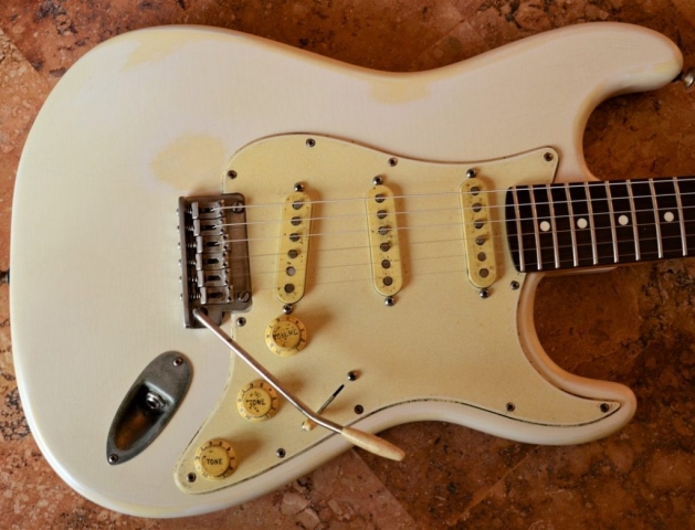 Fender Stratocaster Aged Relic White Guitarwacky.com