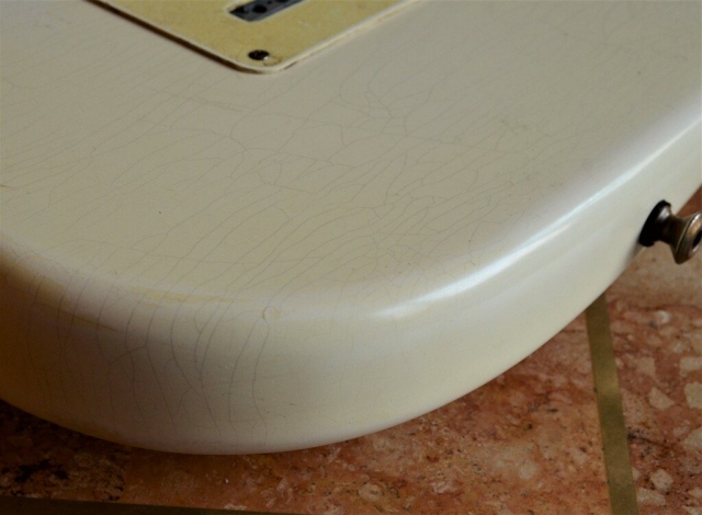 Finish Checking Fender Stratocaster Aged Relic White Guitarwacky.com