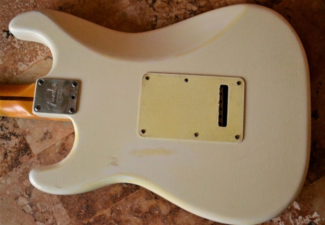 Fender Stratocaster Aged Back Plate Relic White Guitarwacky.com