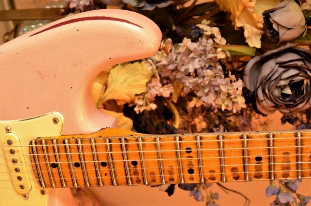 Fender Stratocaster Heavy Relic Shell Pink Neck Guitarwacky.com