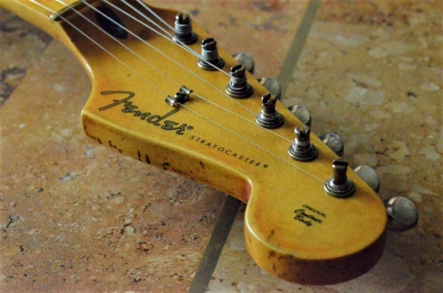 Aged-relic Headstock Fender Stratocaster Guitarwacky.com