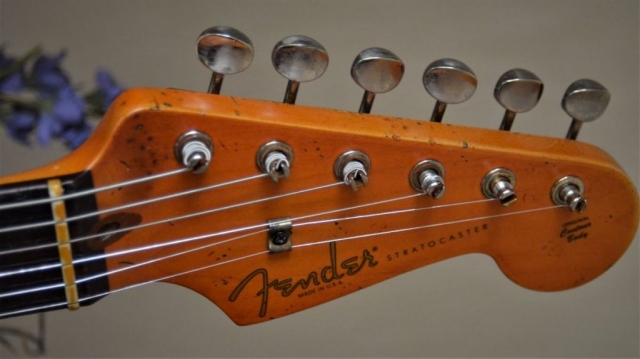 Fender Stratocaster Relic Rosewood Headstock Ping Tuners Guitarwacky.com