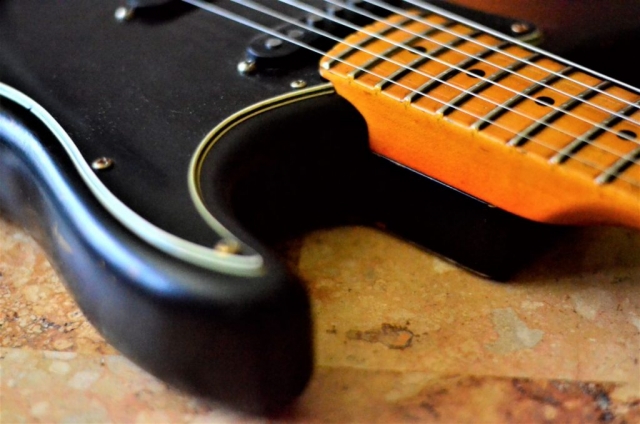 Fender Jumbo Frets Stratocaster Relic Maple Neck