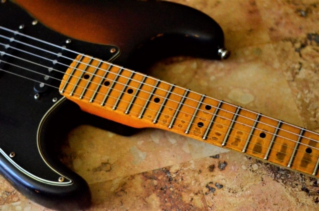 Sunburst Fender Stratocaster Relic Maple Neck Wear Pattern
