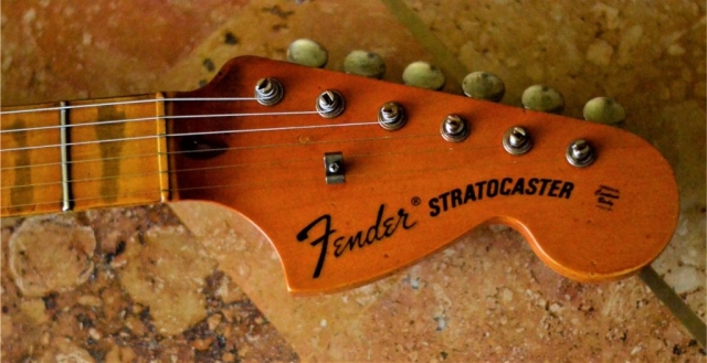 Fender Stratocaster Relic Maple 70's Headstock