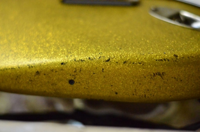 Relic Gold Sparkle Flake guitar