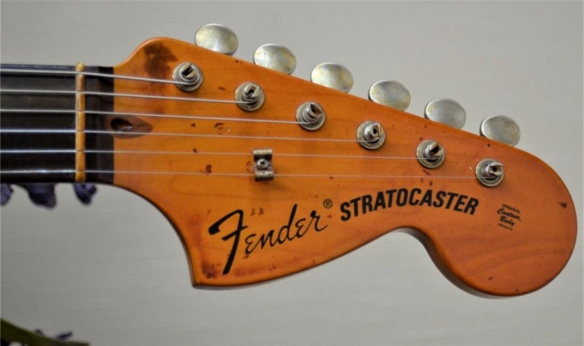Fender Stratocaster aged relic Headstock