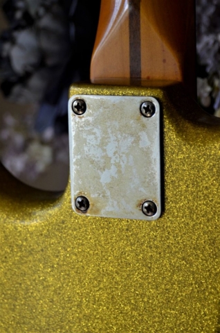 Fender Stratocaster Relic neck plate Sparkle Flake