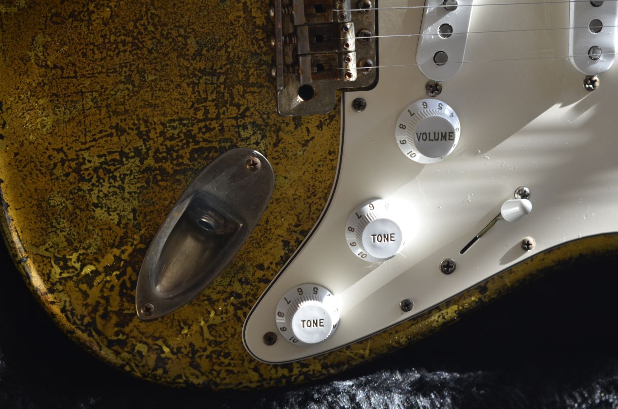 Fender Stratocaster Custom Gold Leaf Volume Tone Knobs