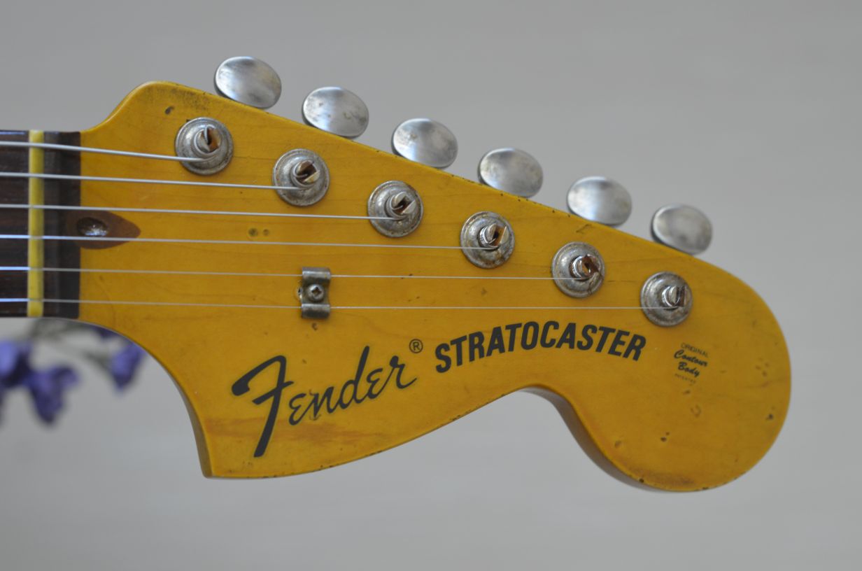 Aged Relic Highway Stratocaster Headstock