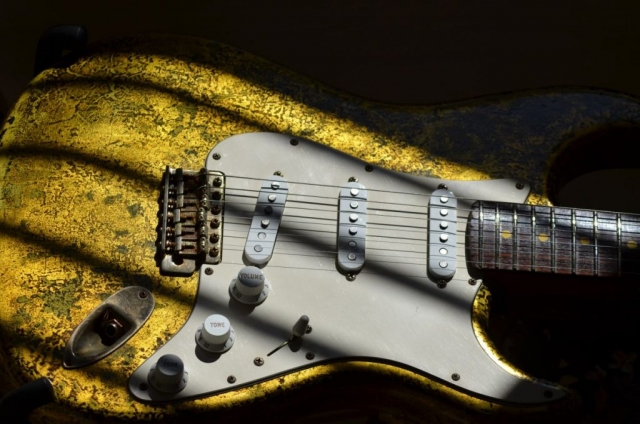 Aged Fender Stratocaster Custom Gold Leaf Relic Guitar