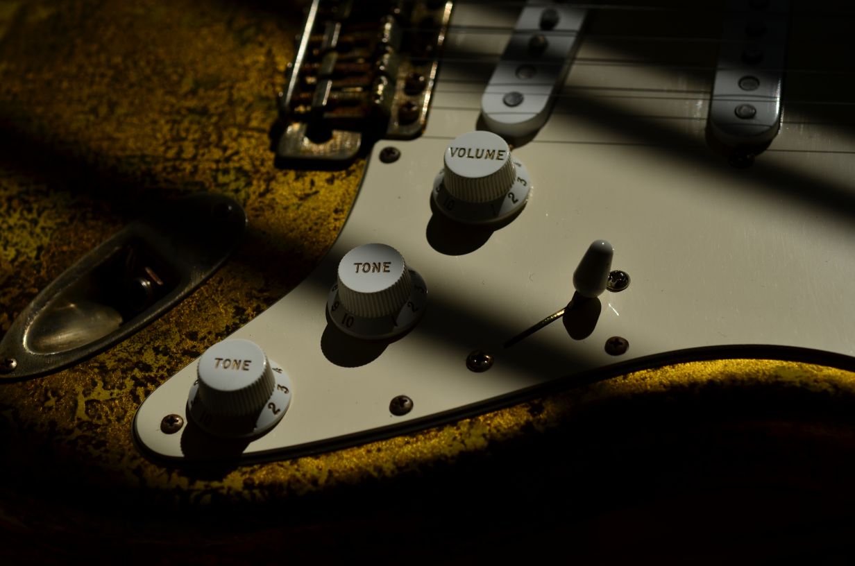 Fender Stratocaster Custom Gold Leaf Relic Guitar