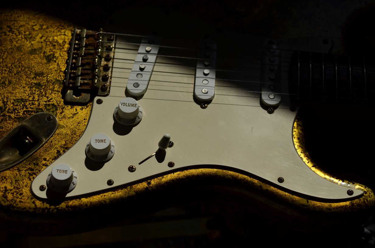 Relic Fender Stratocaster Custom Gold Leaf