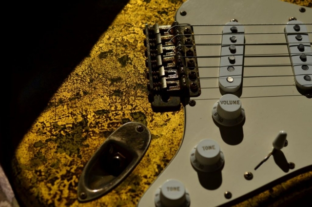 Pickup Covers Fender Stratocaster Custom Gold Leaf