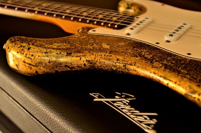 Fender Stratocaster Pro Case Custom Gold Leaf