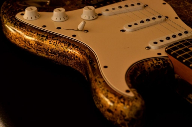 Fender Relic Stratocaster Custom Gold Leaf