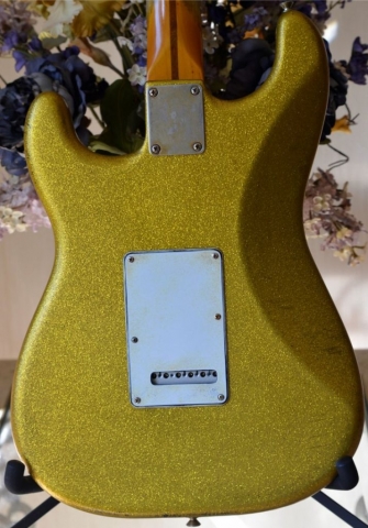 Fender Stratocaster aged Gold Sparkle Flake