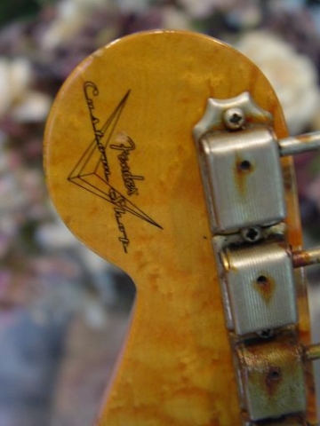 Birdseye Logo Rust Tuners Cunetto Fender