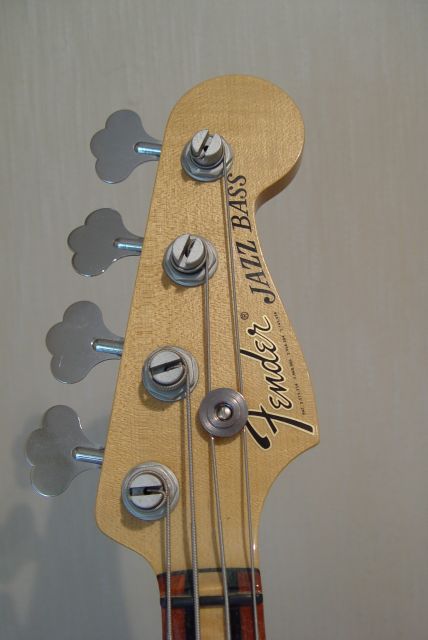 Fender Jazz Bass Custom Shop Masterbuilt Headstock