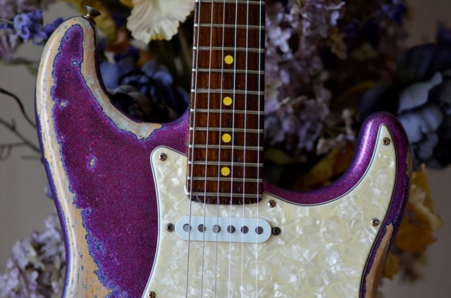 Fender American Stratocaster Magenta Sparkle Heavy Relic