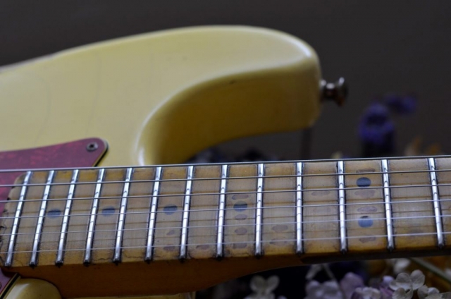Frets Maple Fretboard Custom Fender Stratocaster Heavy Relic Vintage White