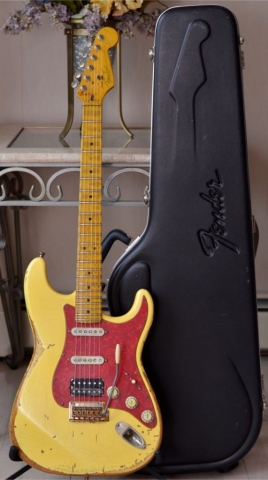 Custom HSS Fender Stratocaster Heavy Relic Vintage White