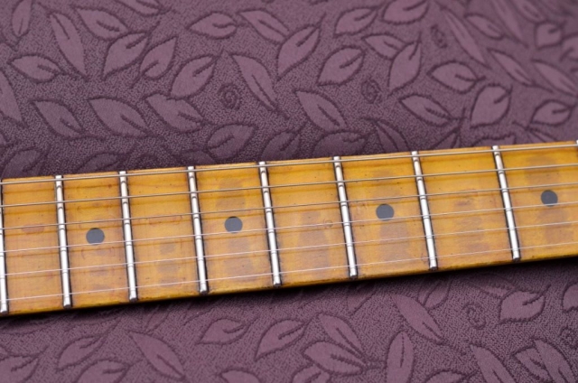 Fender Strat Aged maple neck