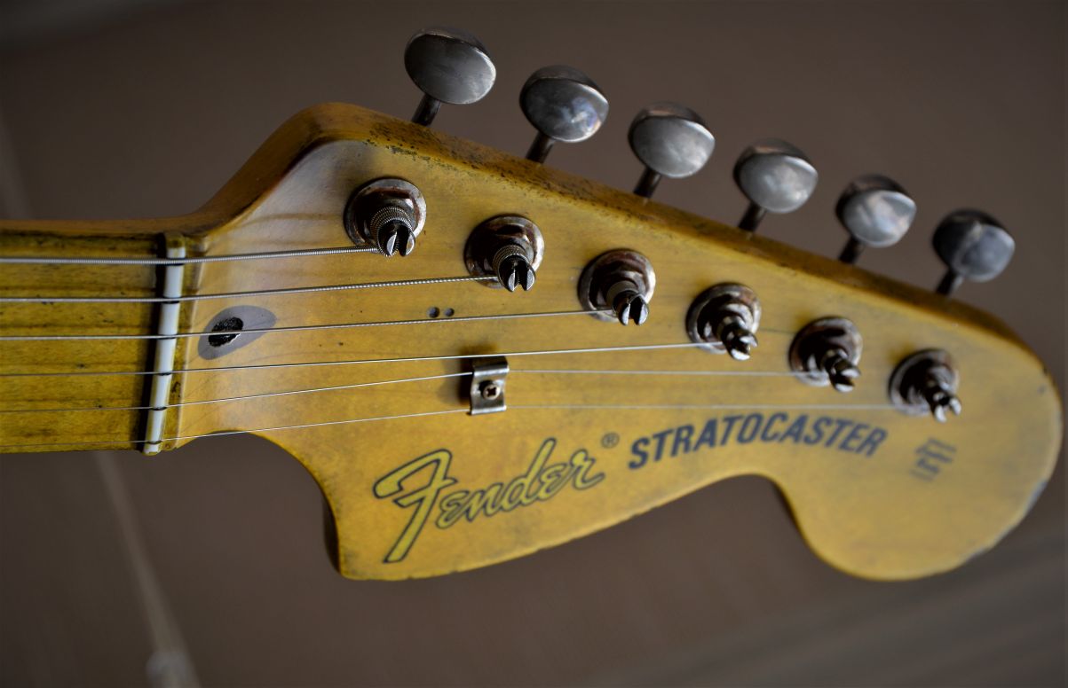 Fender Aged Big Headstock
