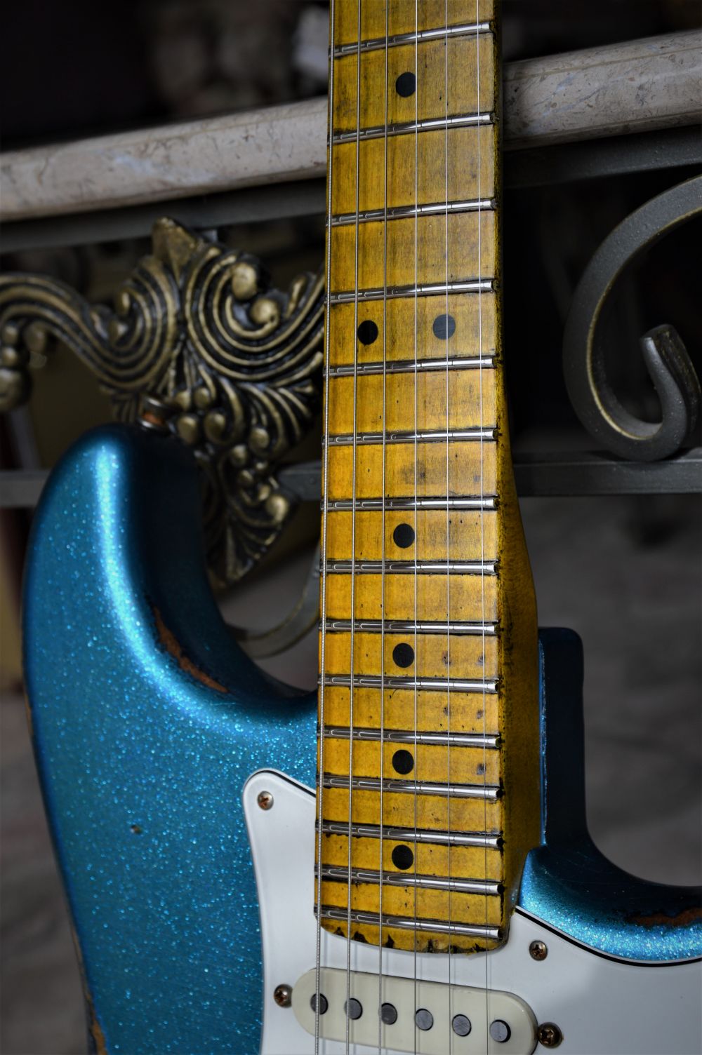 Fender Aged Maple Neck Frets