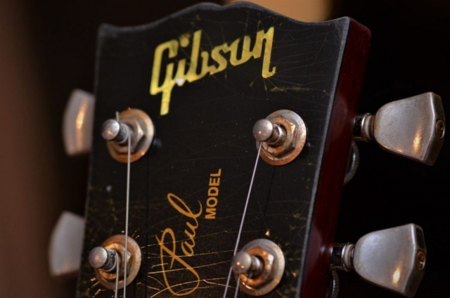 Vintage Gibson Les Paul Headstock Finish Checking